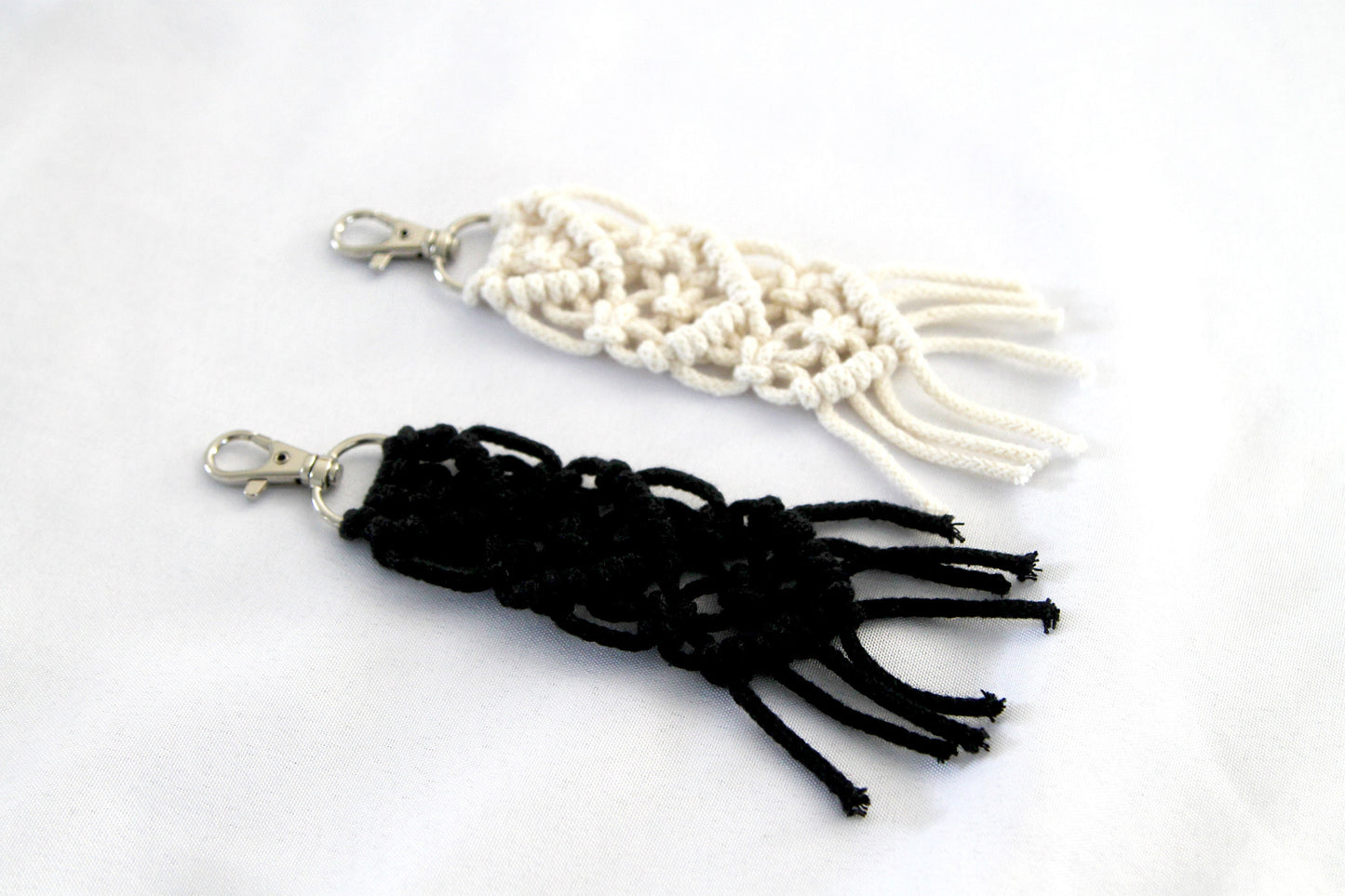 Handmade Macrame Keychain // Small Boho Keychain // Macrame Keychain // Keychain