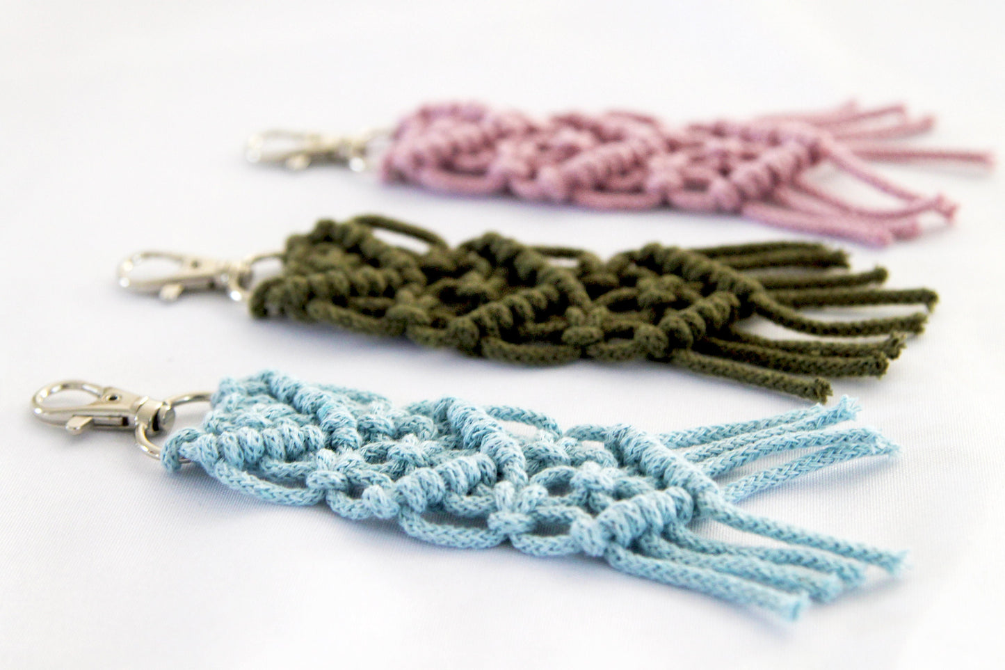 Handmade Macrame Keychain // Small Boho Keychain // Macrame Keychain // Keychain