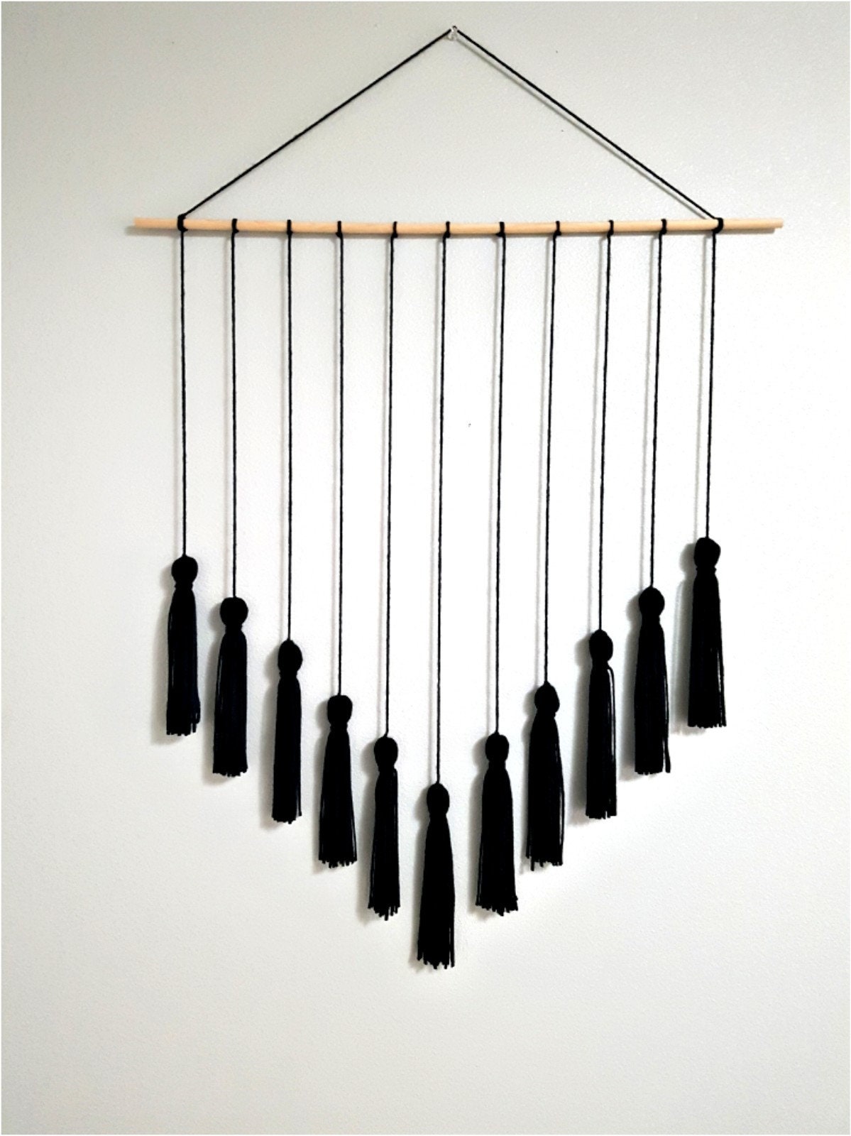 Macrame Tassel Wall Hanging, Yarn Wall Art, Modern Macrame, Wall Hanging, Boho Wall Hanging, Boho Dorm Room, Wall Tapestry Macrame