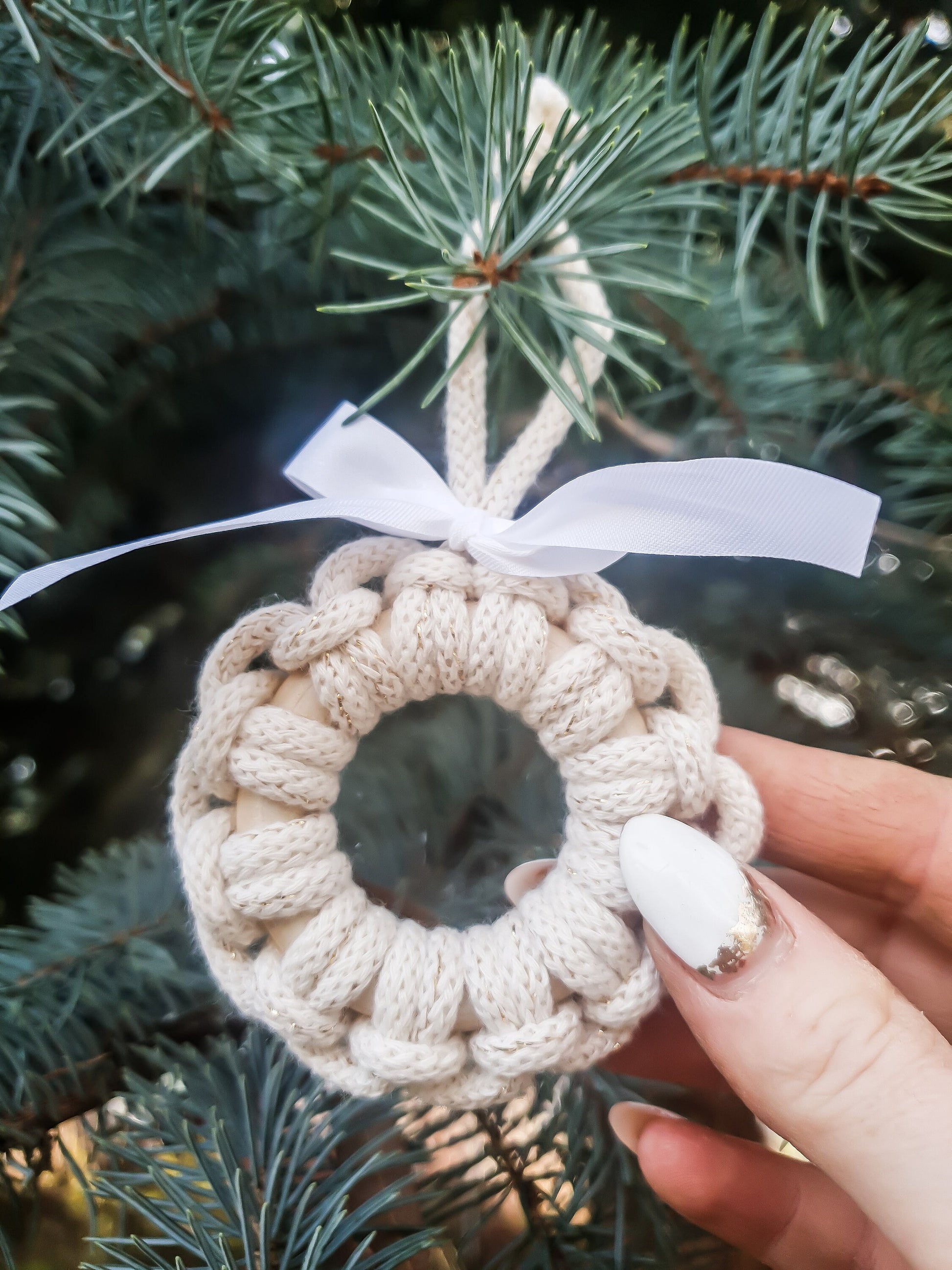 Macrame Beige and Gold Ornament, Christmas Ornament, Boho Ornament, Macrame Ornament, Circle Ornament