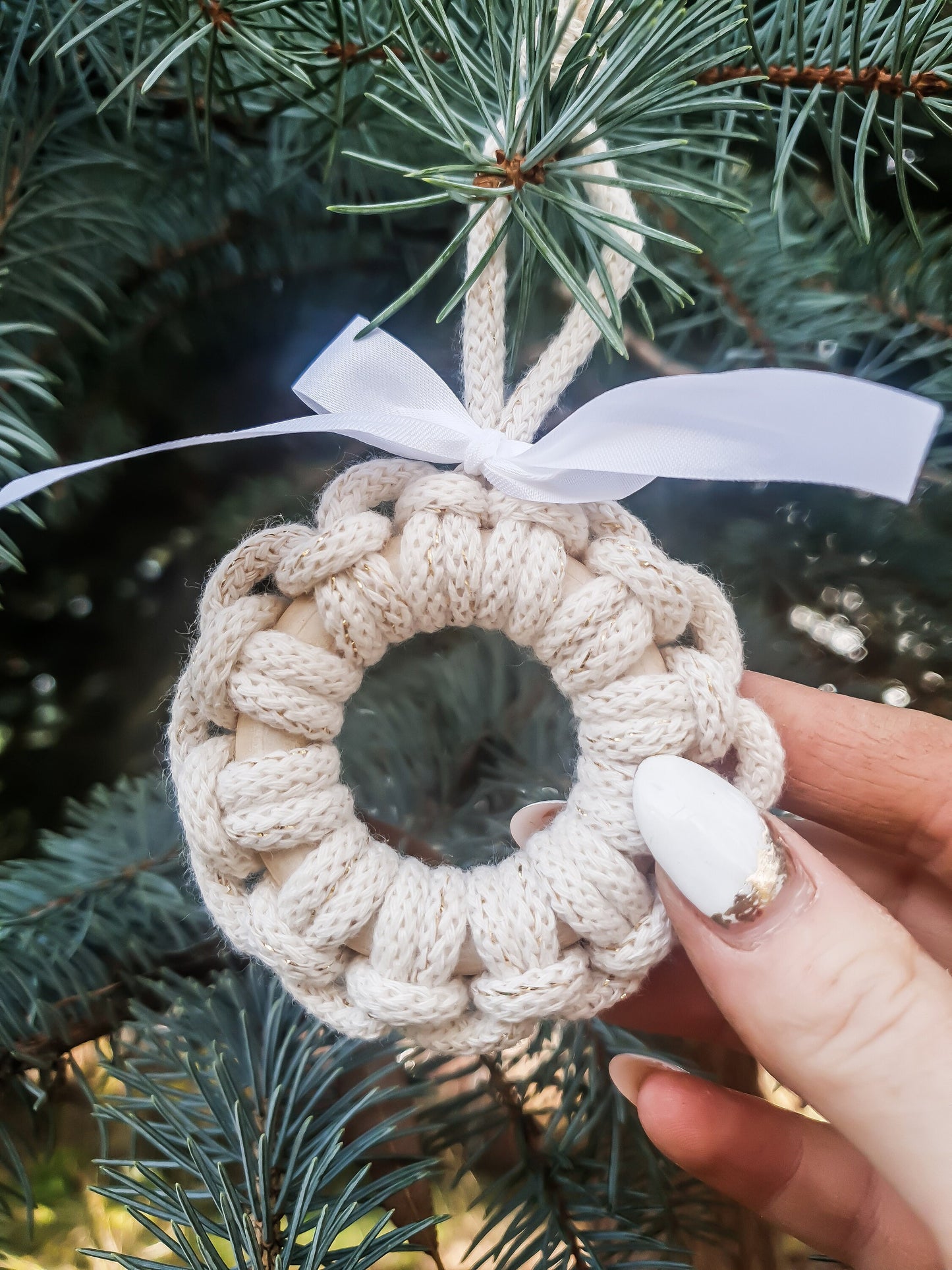 Macrame Beige and Gold Ornament, Christmas Ornament, Boho Ornament, Macrame Ornament, Circle Ornament
