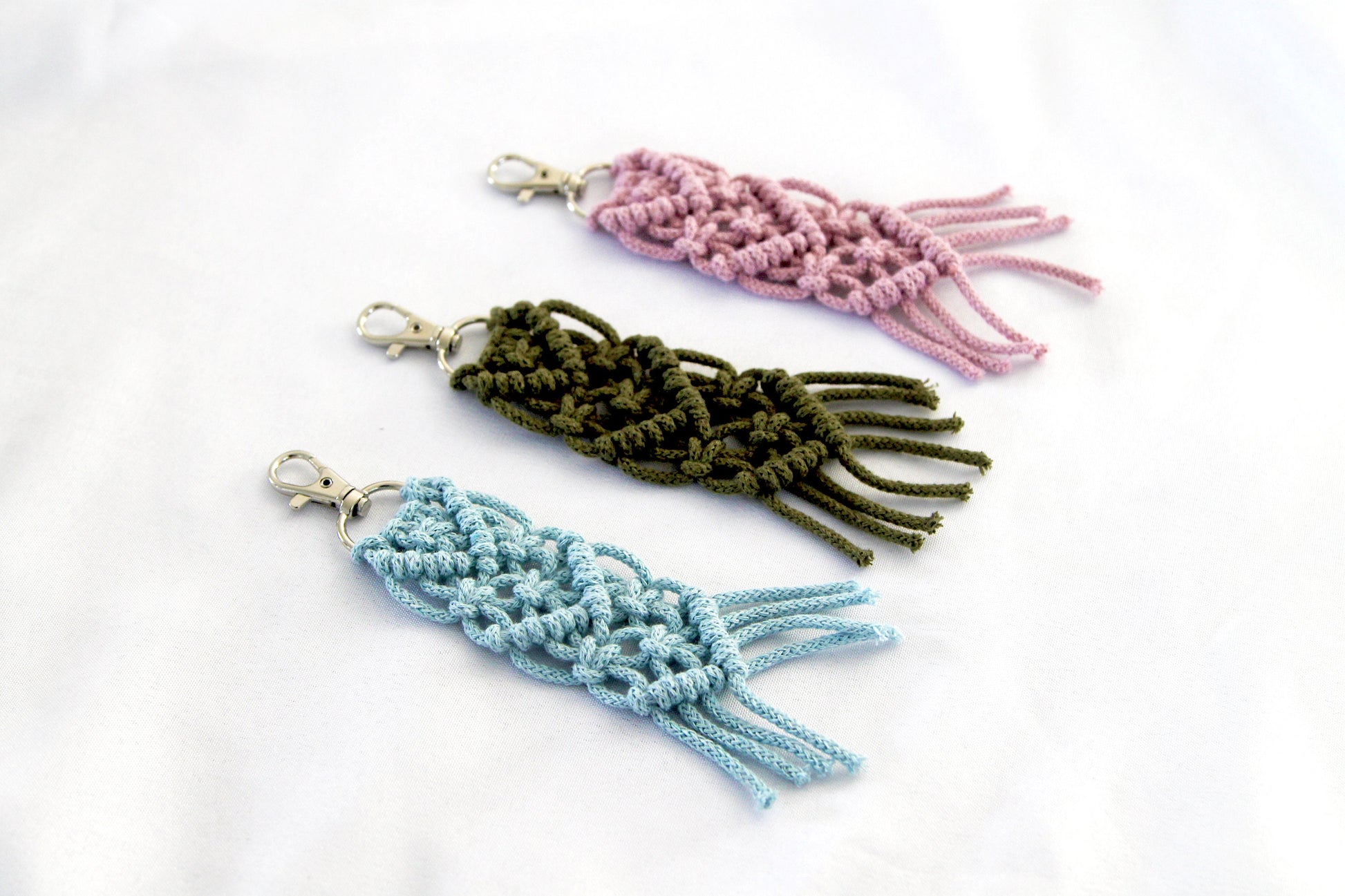 Handmade Macrame Keychain // Small Boho Keychain // Macrame Keychain // Keychain